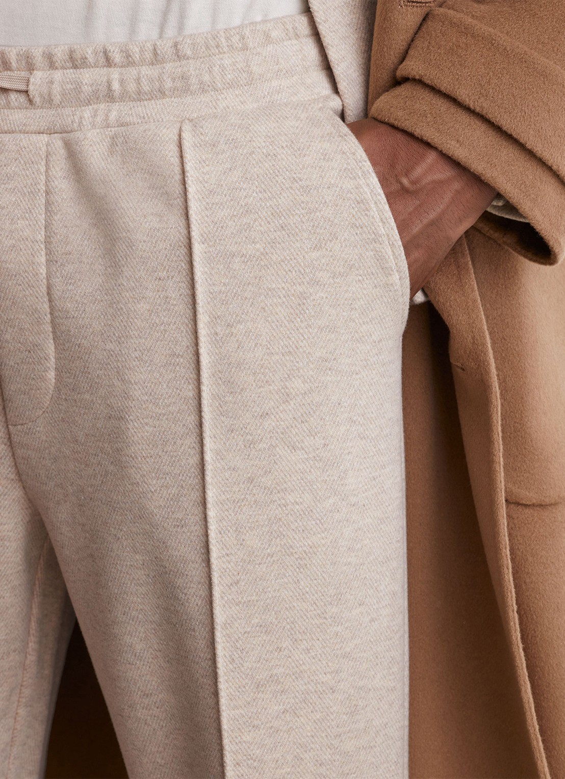 Reiss Gray tapered fit joggingbroek in wolblend met steekzakken en trekkoord - detail 3 beige