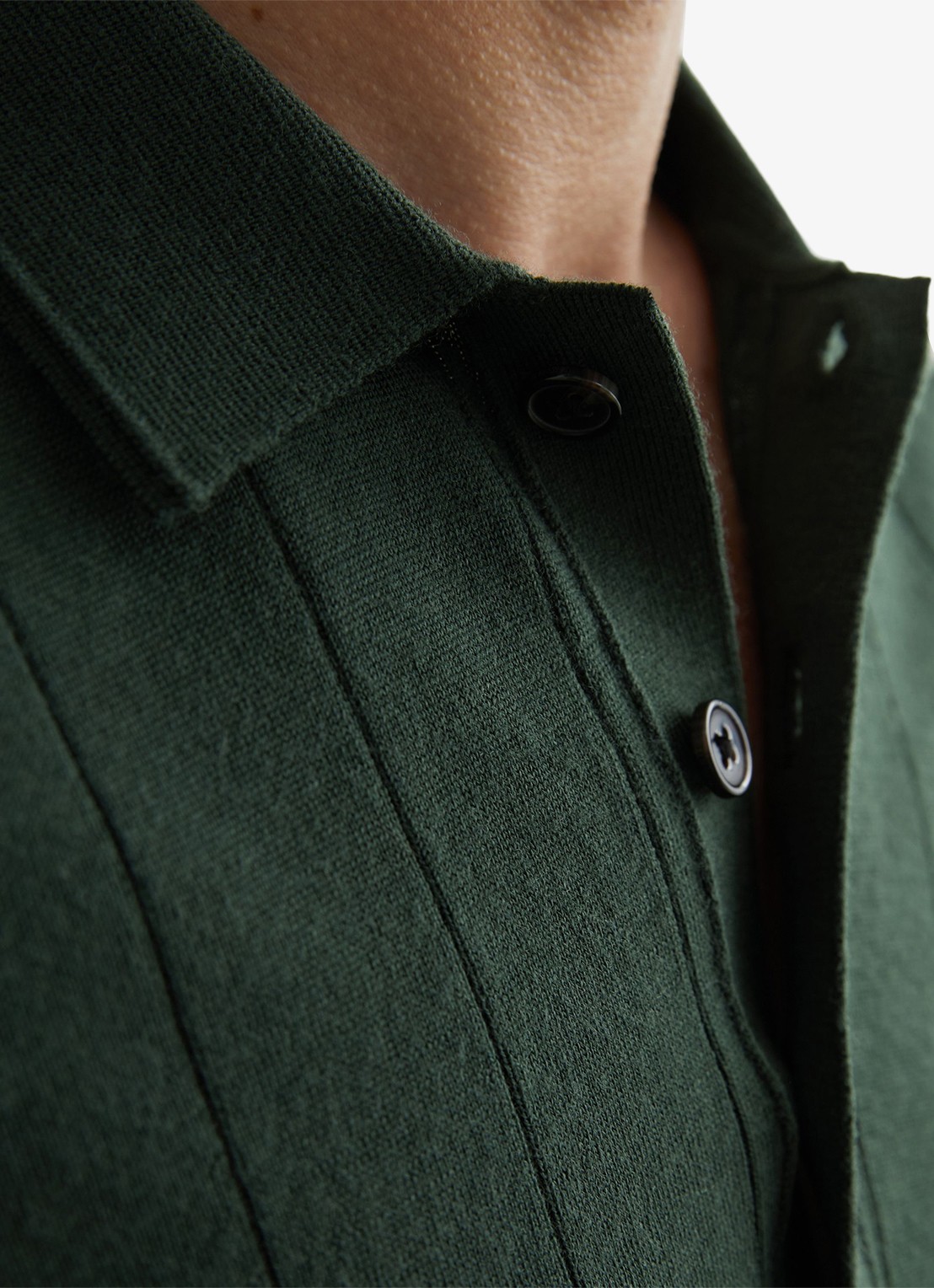 Reiss Greyson pullover in merino wolblend - detail 2 donkergroen