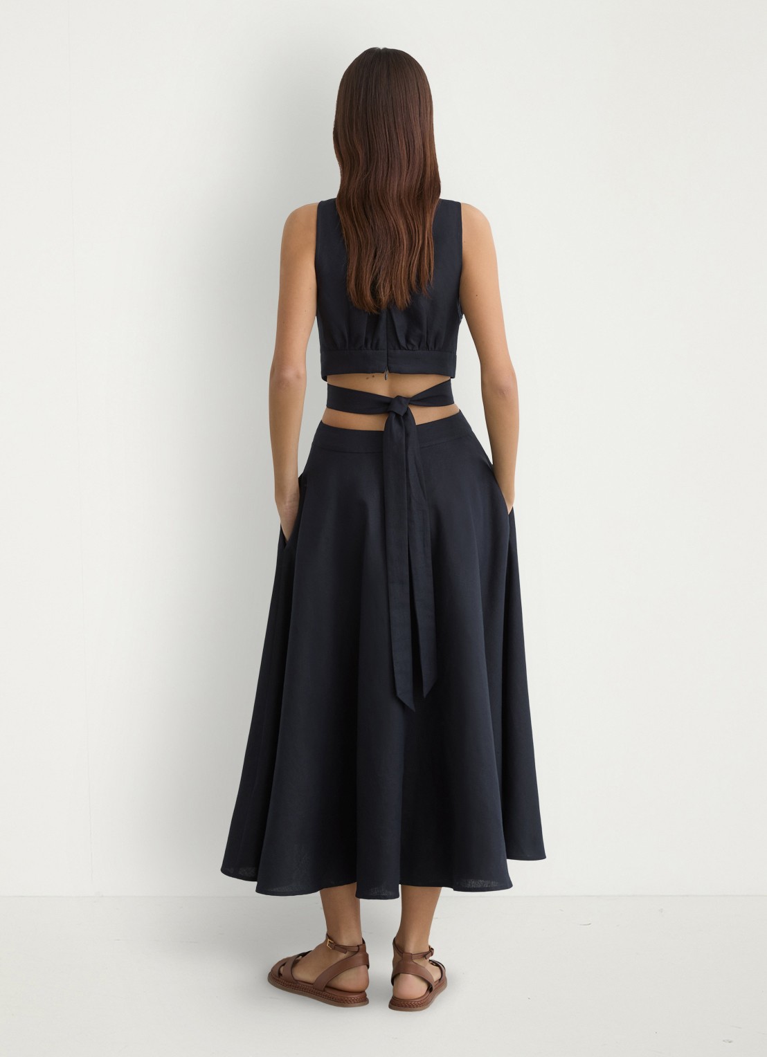 Reiss HAZEL Linen-Cotton Cut-Out Midi Dress - achterkant donkerblauw