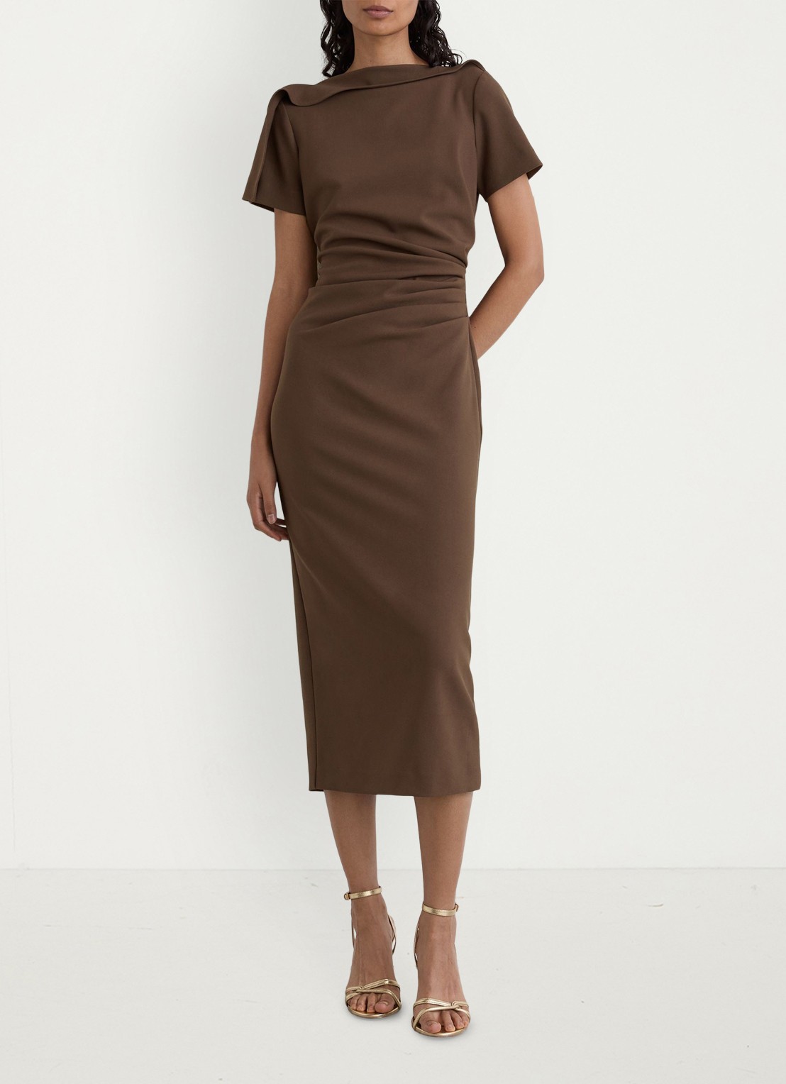 Reiss Hilary midi jurk met geplooid detail - voorkant 2 bruin