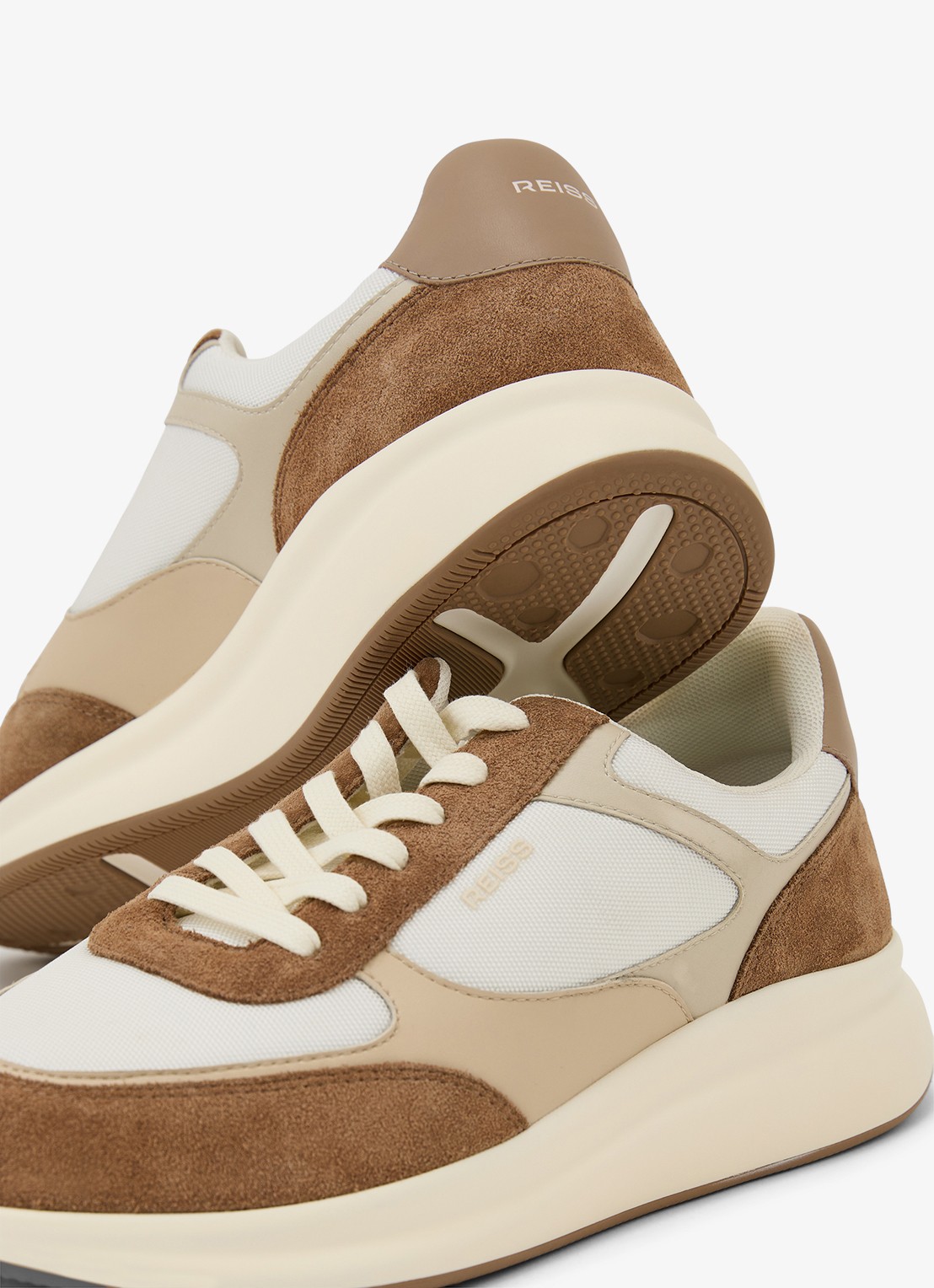 Reiss Hudson sneakers van leer met suéde details - detail 2 camel