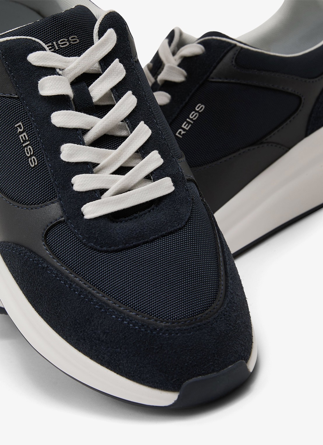 Reiss Hudson sneakers van leer met suéde details - detail 2 dark navy / blauw