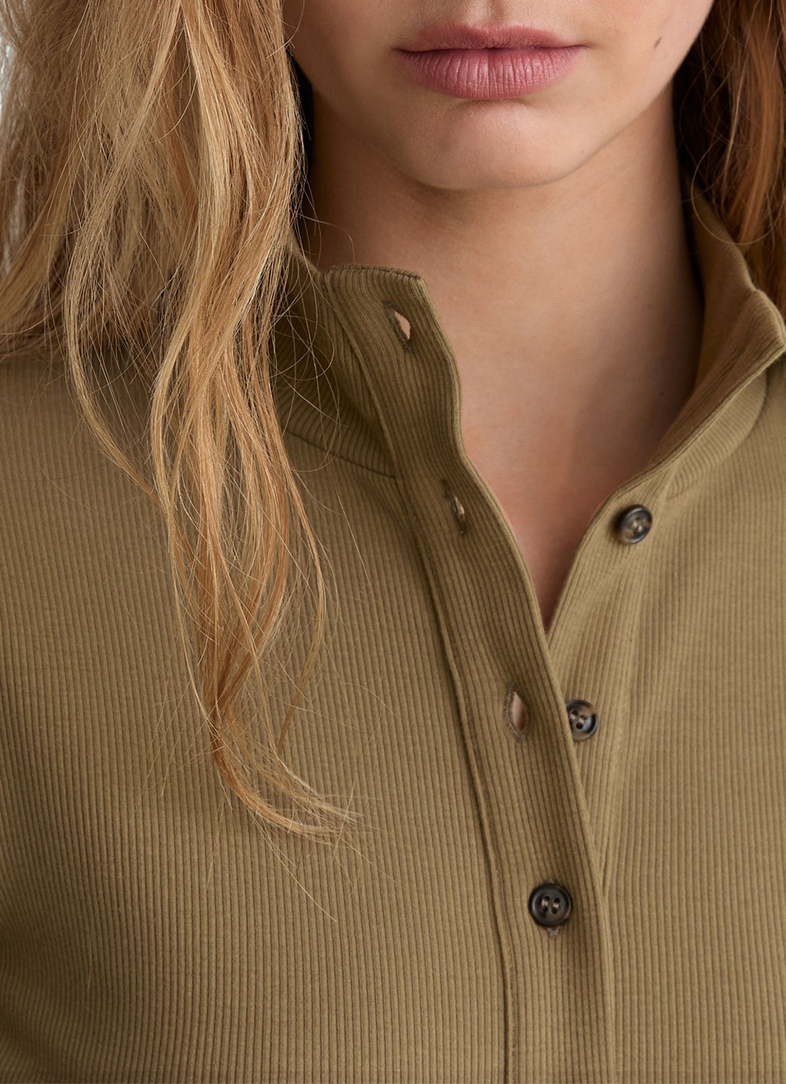 Reiss Ida top opstaande kraag - detail 5 donkerbeige