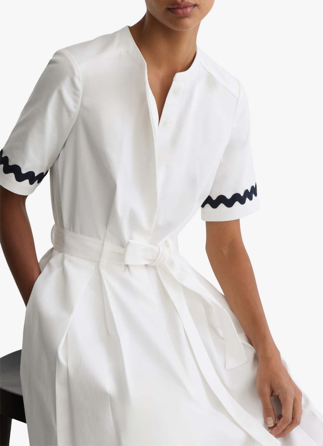 Reiss Isabelle midi jurk met strikceintuur - detail 7 gebroken wit