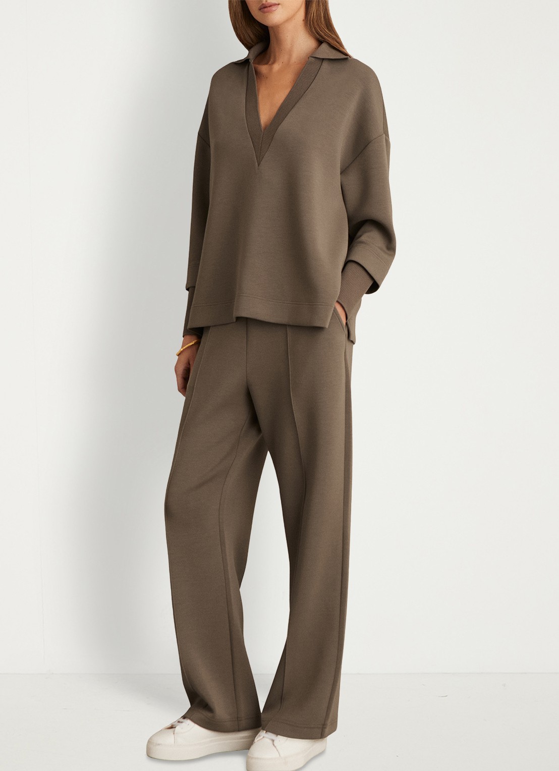 Reiss Jemma high waist straight fit joggingbroek met steekzakken - voorkant 2 khaki