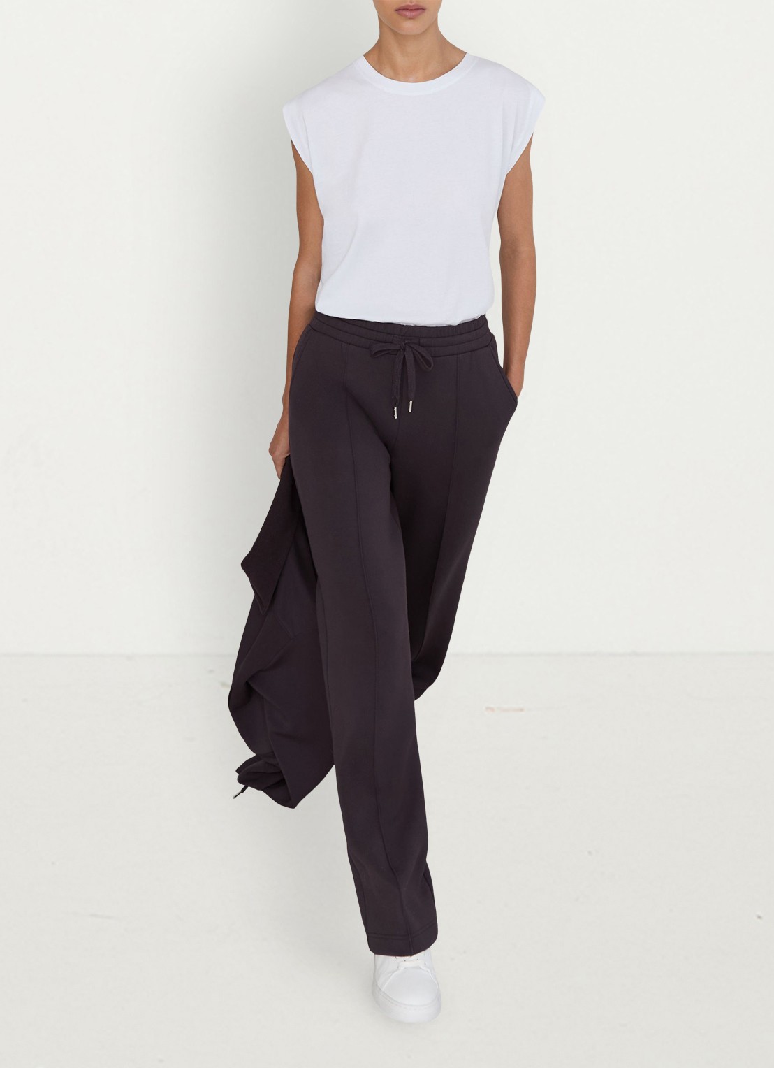 Reiss Jemma high waist straight fit joggingbroek met steekzakken - voorkant 6 aubergine