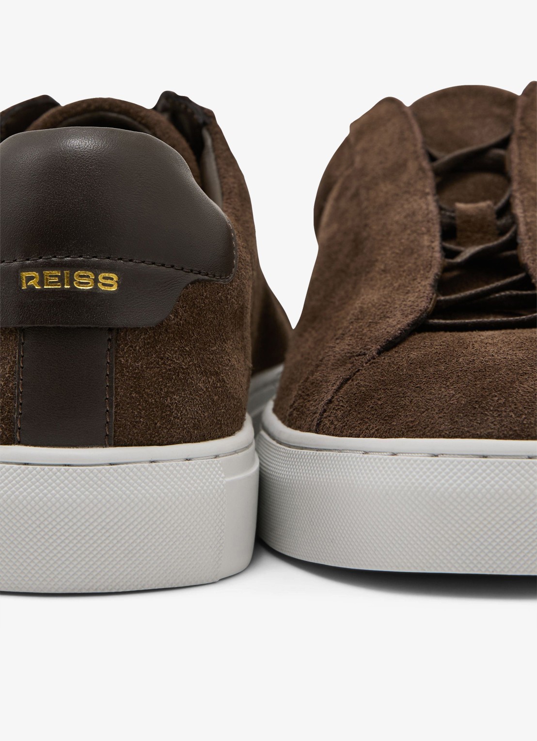 Reiss Jenson sneaker van suède - detail 2 chocoladebruin