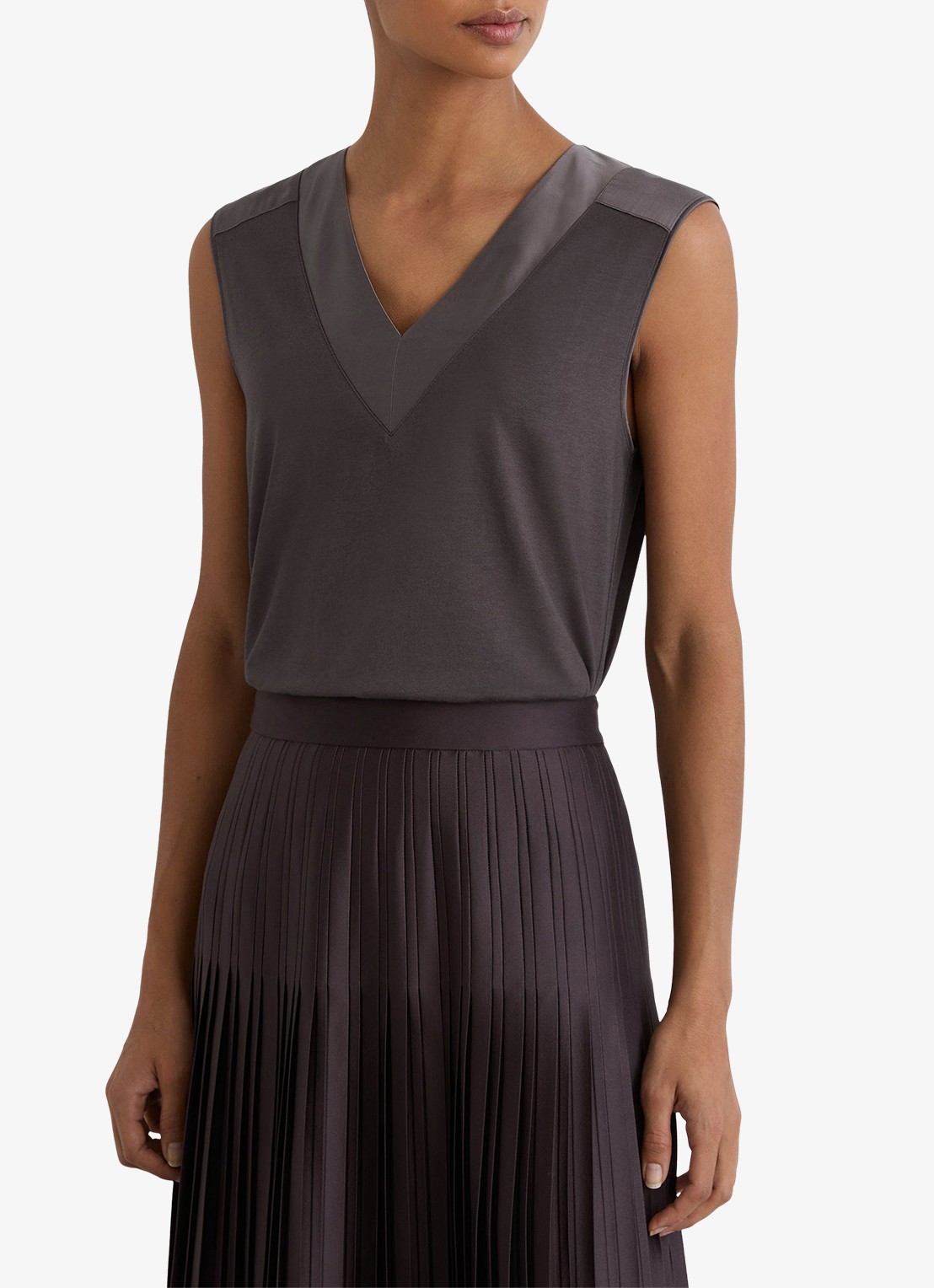 Reiss KALLIE top met v-hals  - detail donkergrijs