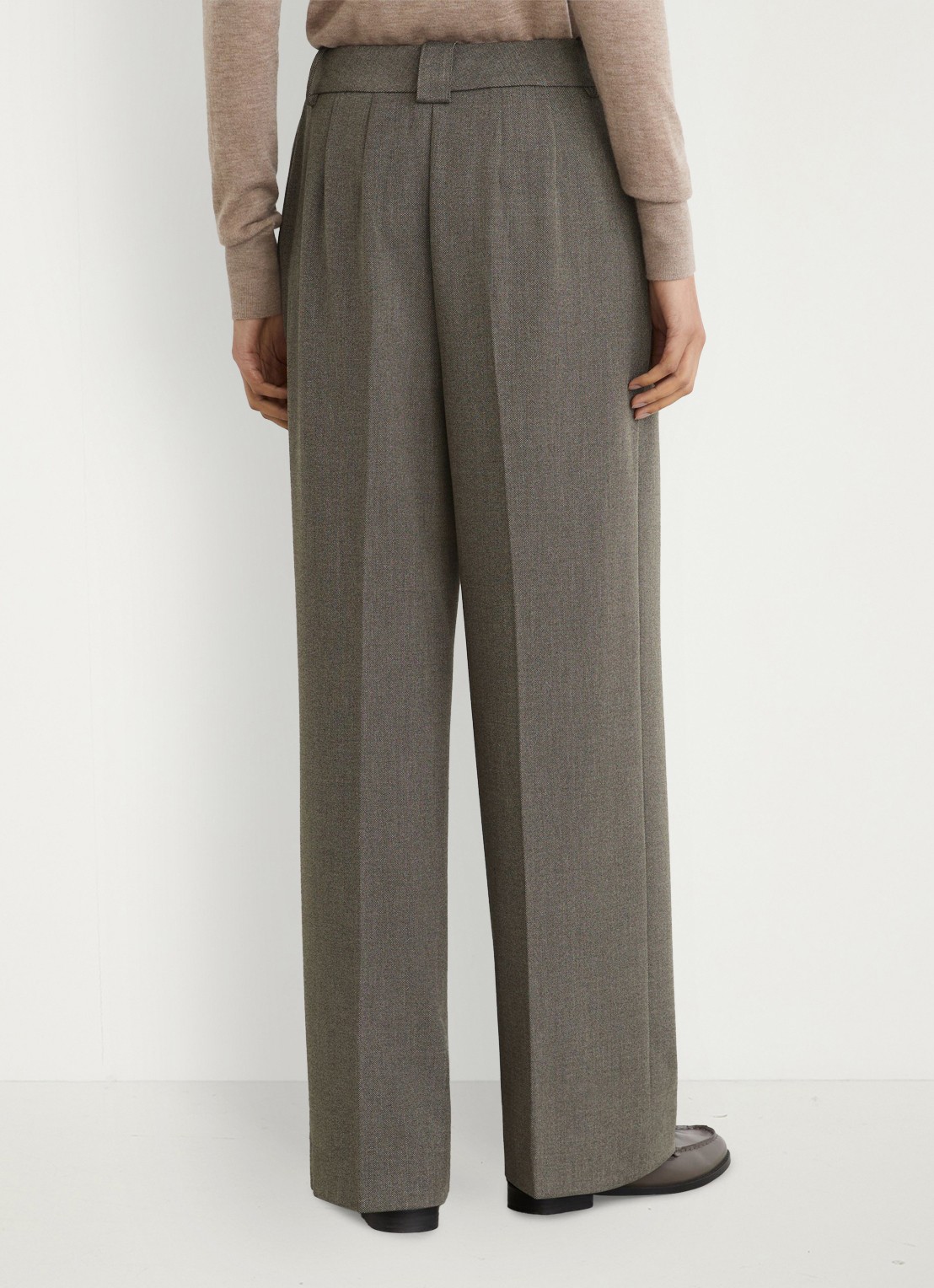 Reiss Katya mid waist wide fit pantalon met steekzakken - achterkant 7 middengrijs