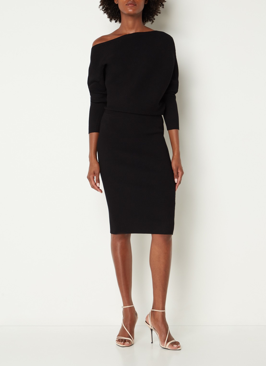 Reiss Lara ribgebreide midi trui-jurk met boothals  - voorkant 4 zwart
