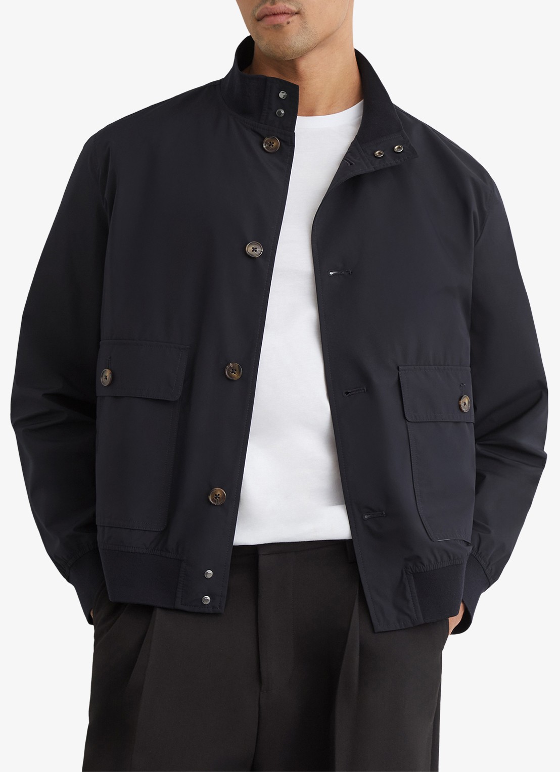 Reiss Latent bomberjack met steekzakken - detail navy / blauw