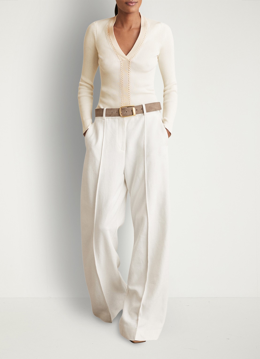 Reiss Lauri ribgebreide top met V-hals - voorkant 3 creme