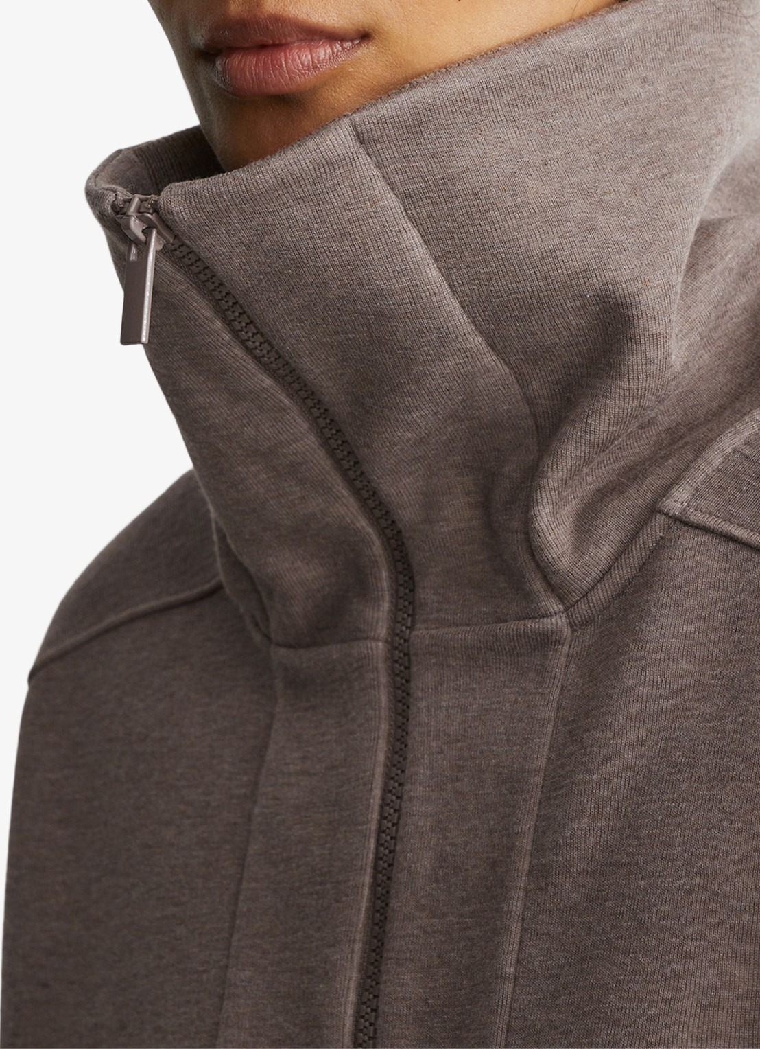 Reiss Layla sweater van wol en lyocell met hakve rits - detail 5 bruin