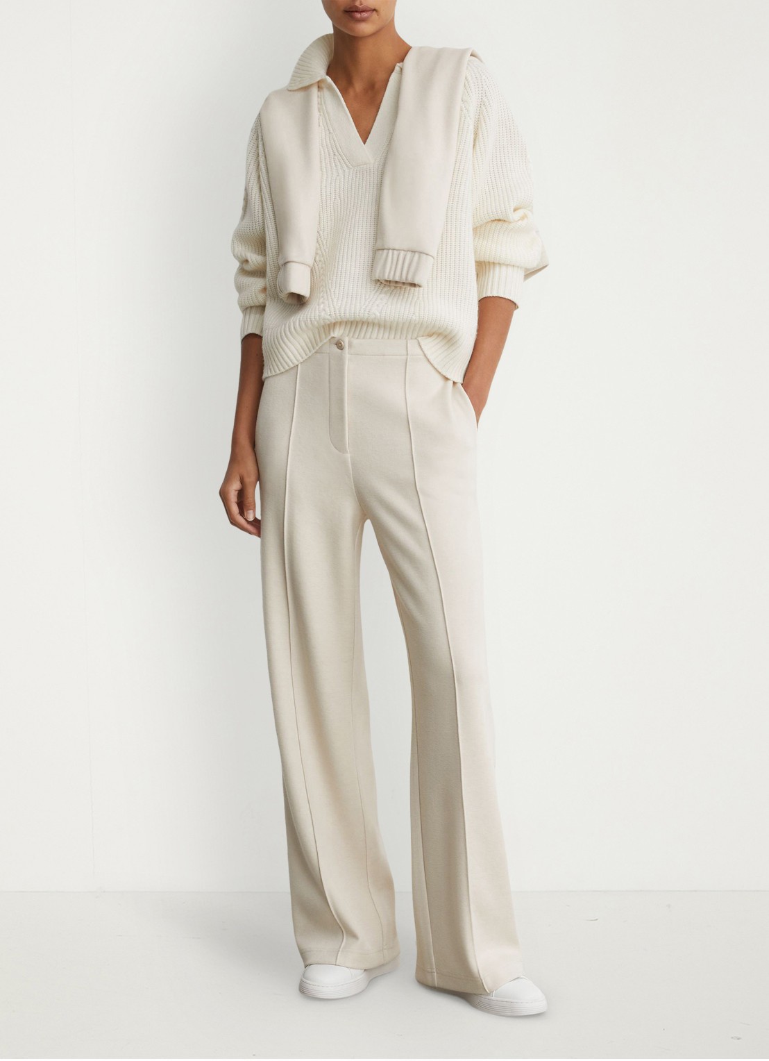 Reiss Layla wide leg joggingbroek van wol en lyocell - voorkant 2 wit