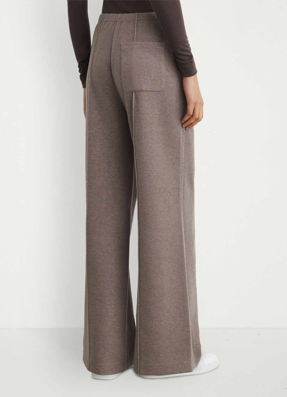 Reiss Layla wide leg joggingbroek van wol en lyocell - achterkant 5 bruin