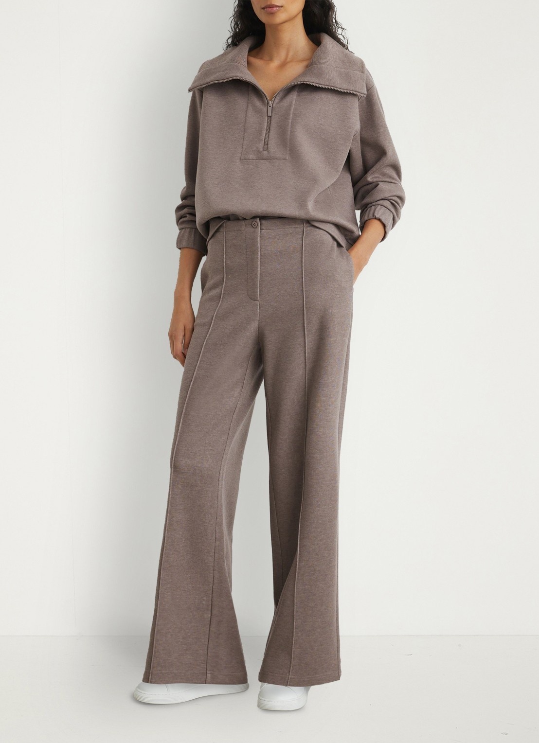 Reiss Layla wide leg joggingbroek van wol en lyocell - voorkant 7 bruin