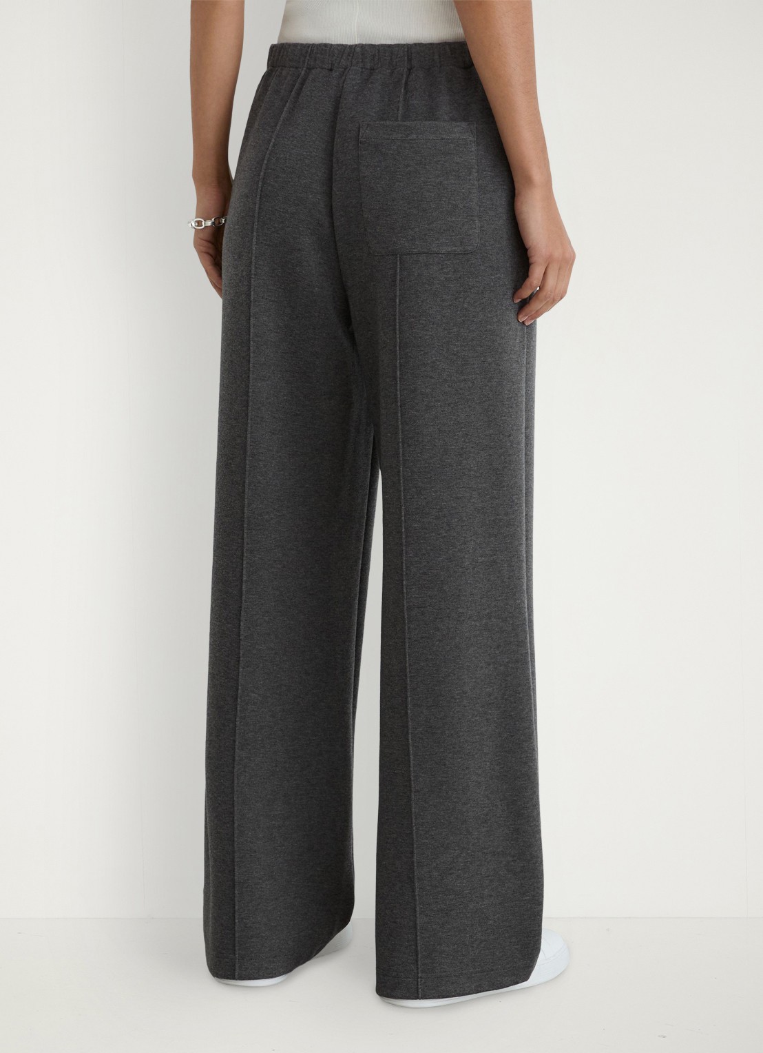 Reiss Layla wide leg joggingbroek van wol en lyocell - achterkant 7 donkergrijs