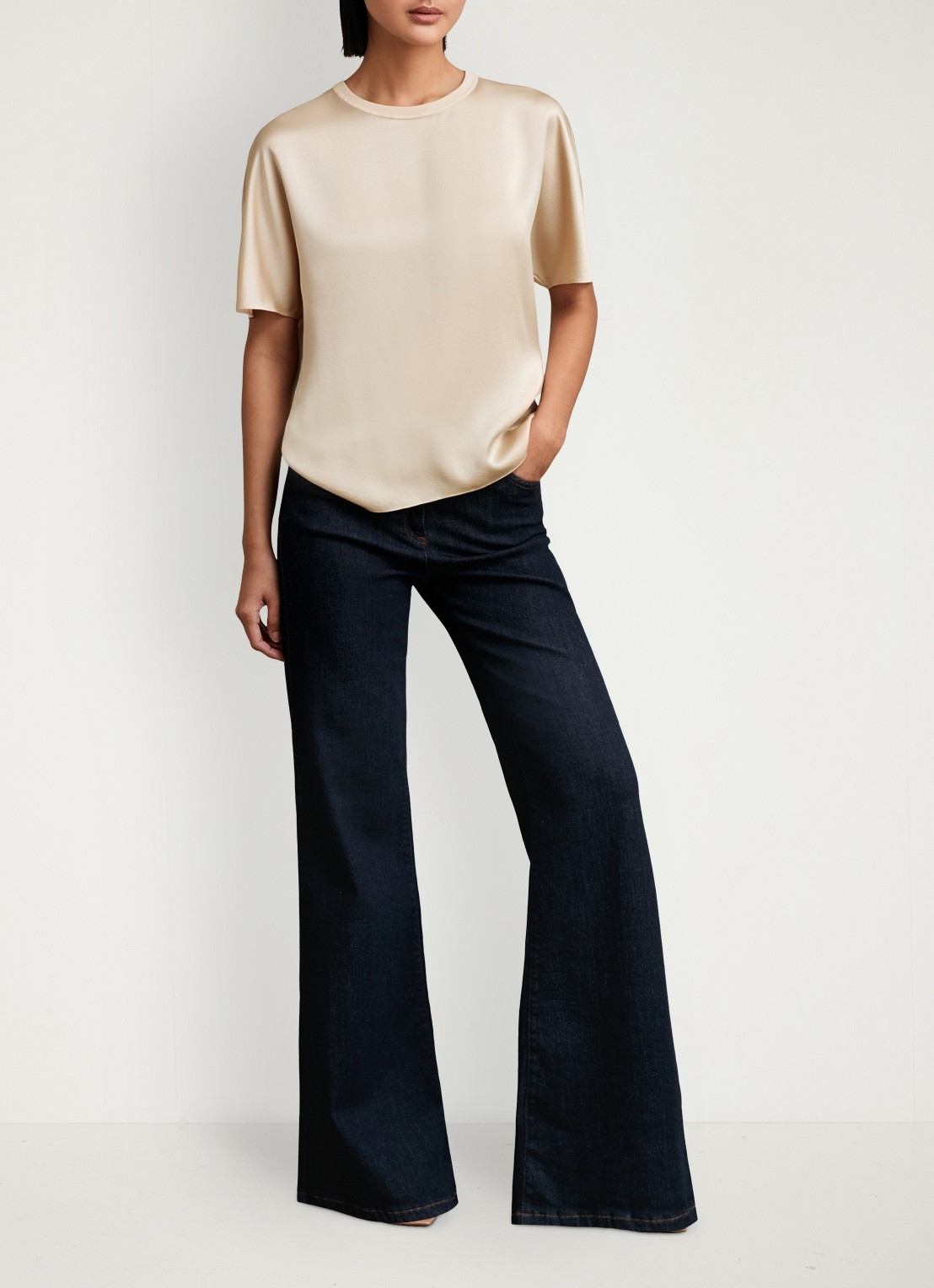 Reiss Lena top van zijde - detail 3 beige