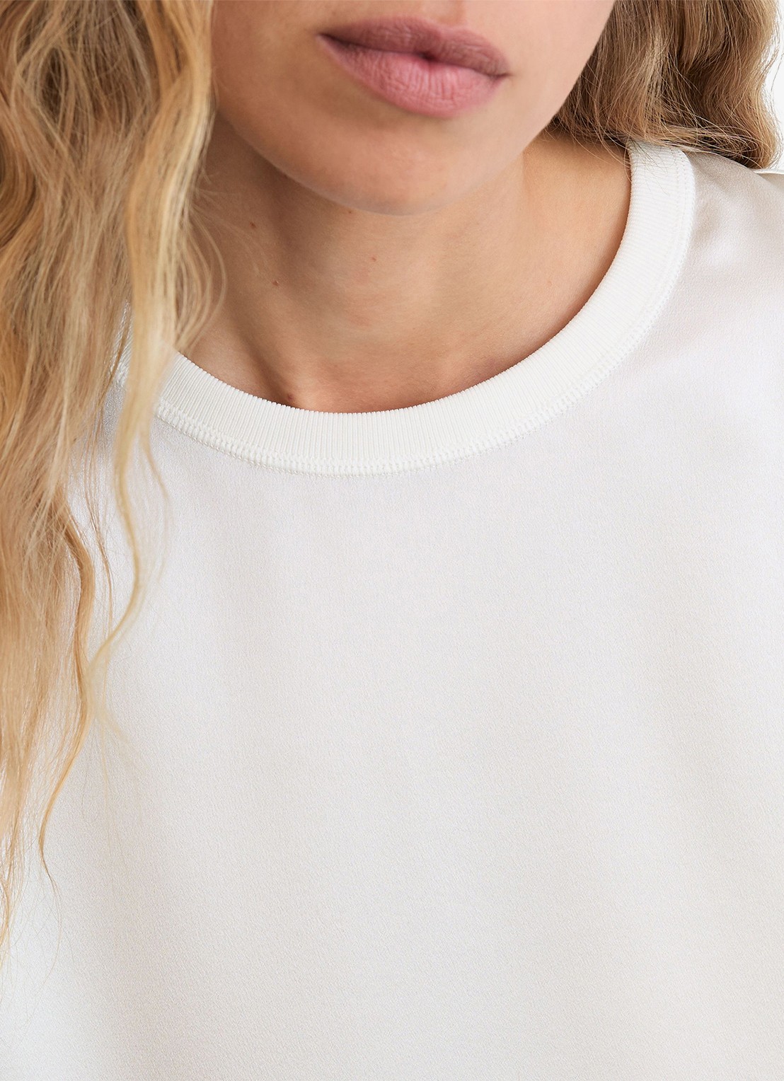 Reiss Lena top van zijde  - detail 4 wit