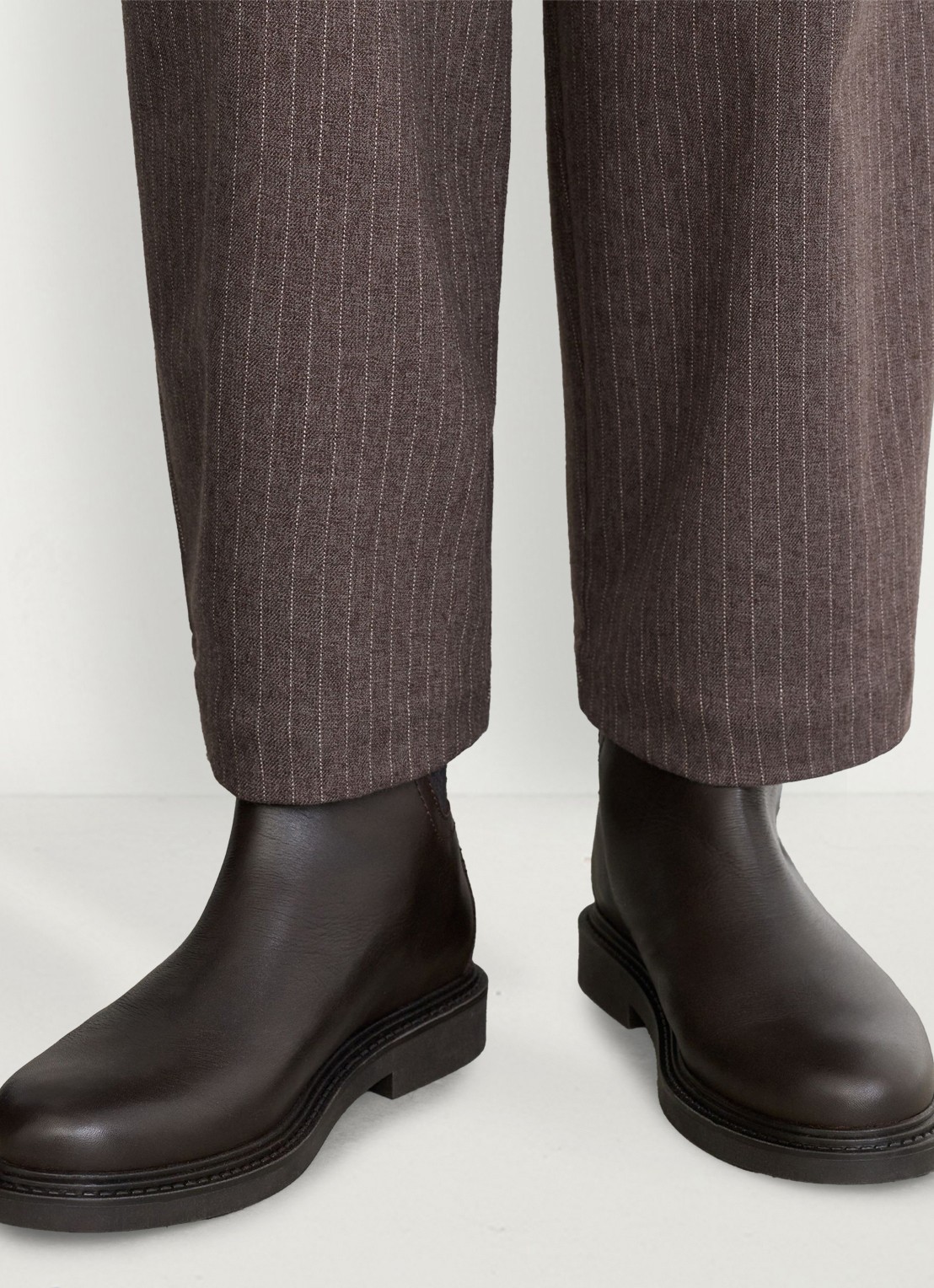 Reiss Lennon enkellaars van leer - voorkant 6 chocoladebruin