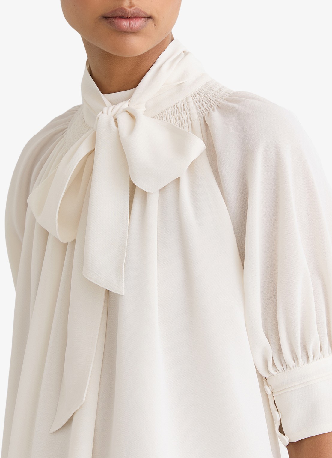 Reiss Lerina blouse met sjaalkraag - detail 2 wit