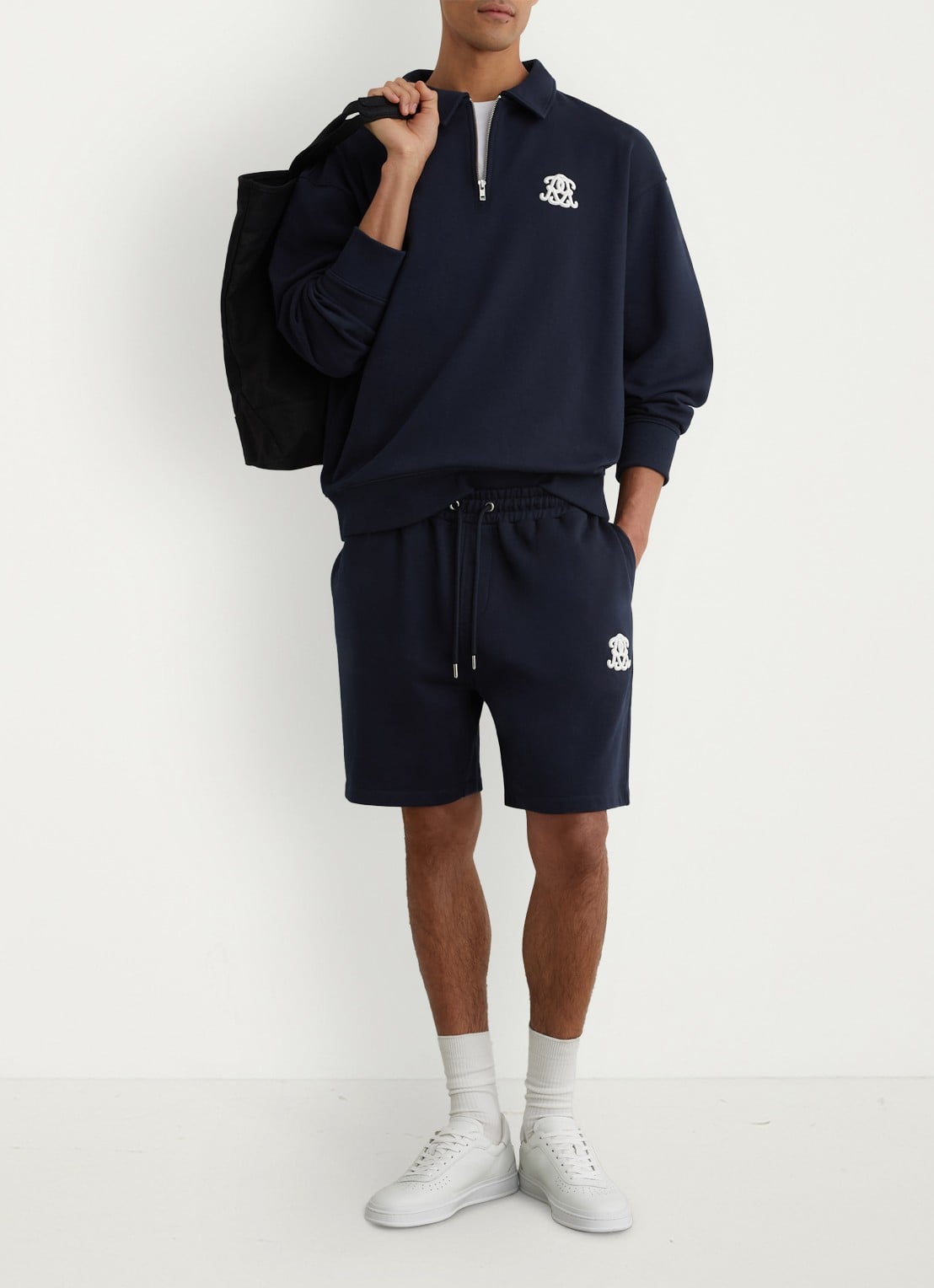 Reiss Levin straight fit korte broek met steekzakken - voorkant 6 donkerblauw