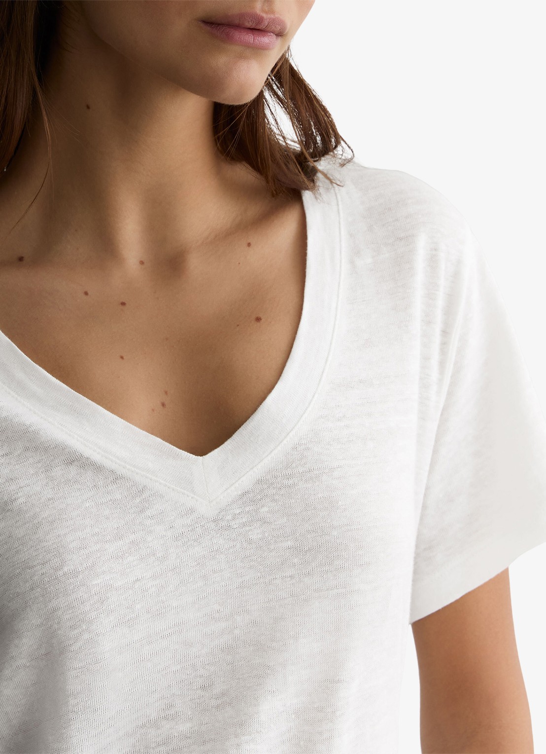 Reiss Lola T-shirt van linnen met V-hals - detail 3 wit