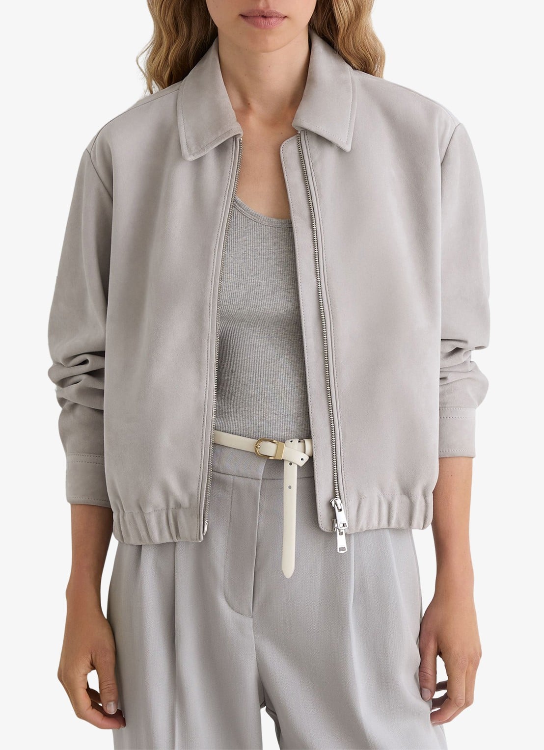 Reiss Lottie cropped bomberjack van geitensuède  - detail 4 light grey / grijs
