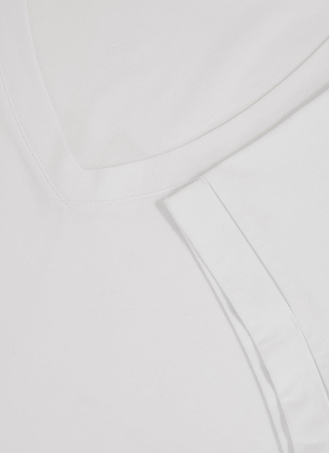 Reiss Luna T-shirt met V-hals  - detail 4 wit