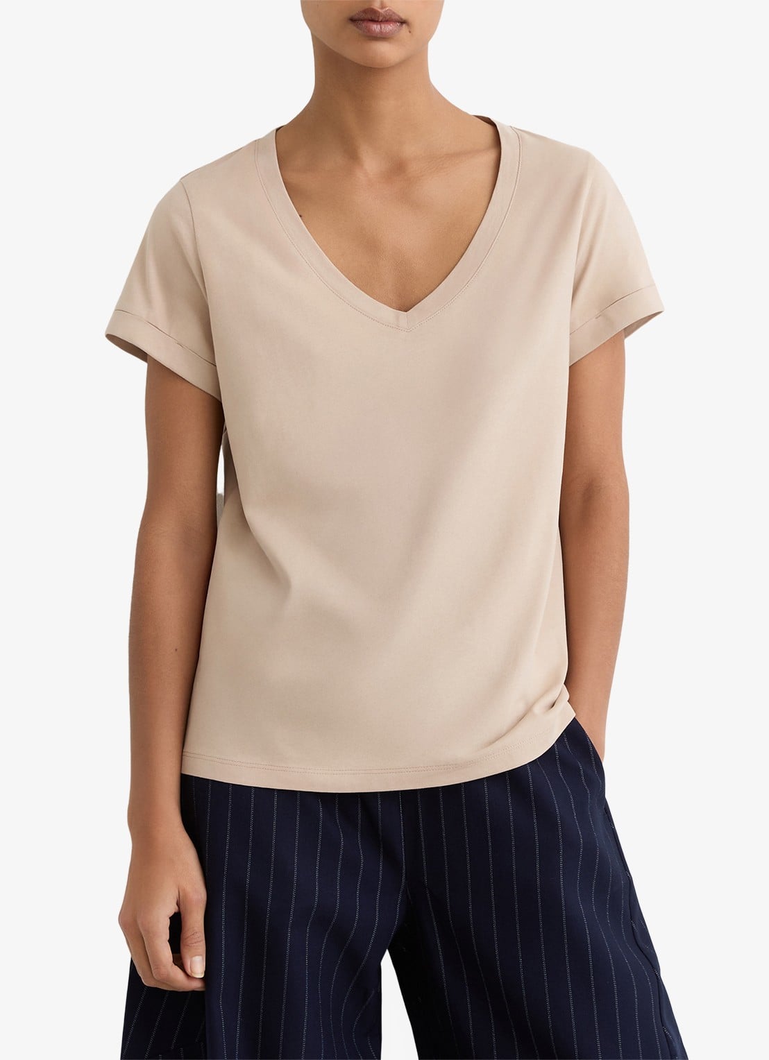 Reiss Luna T-shirt met V-hals  - detail camel