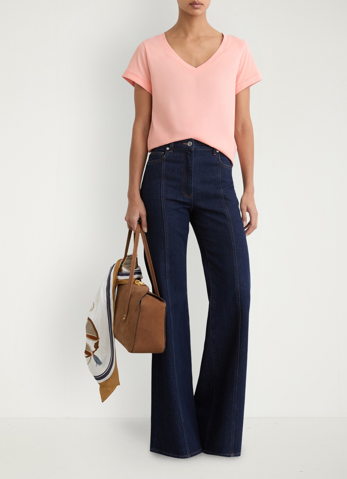 Reiss Luna T-shirt met V-hals  - voorkant 3 oudroze