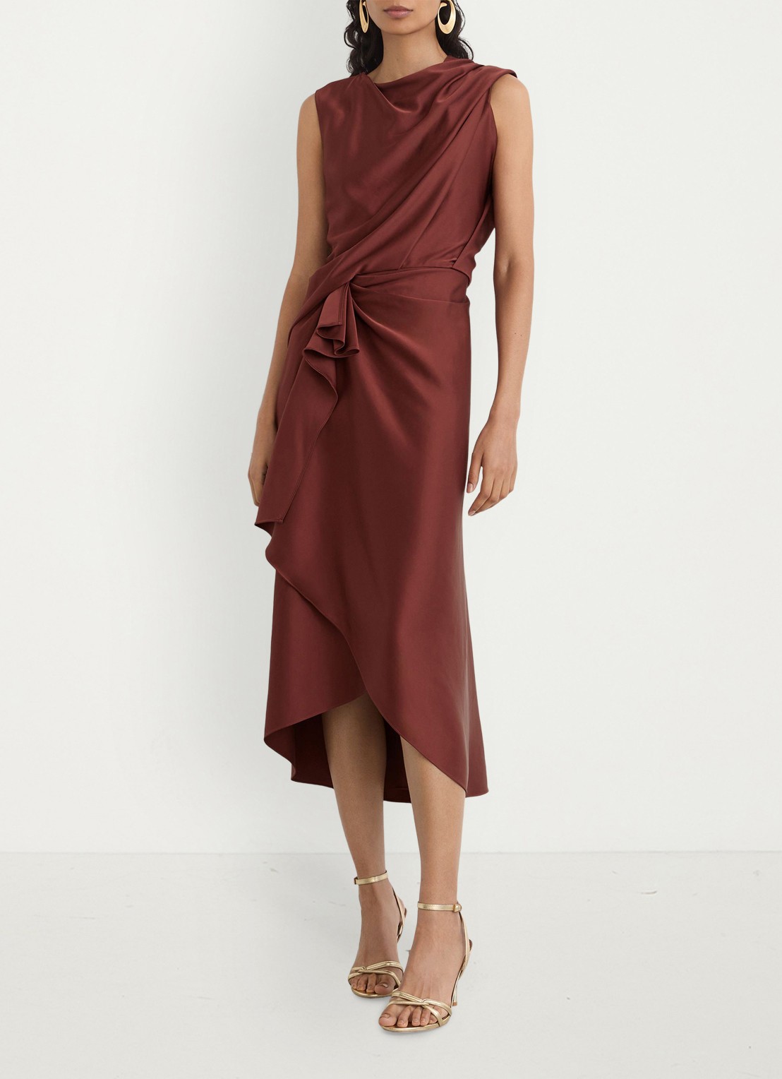 Reiss MABEL midi jurk van satijn met ruches  - voorkant 7 roestbruin