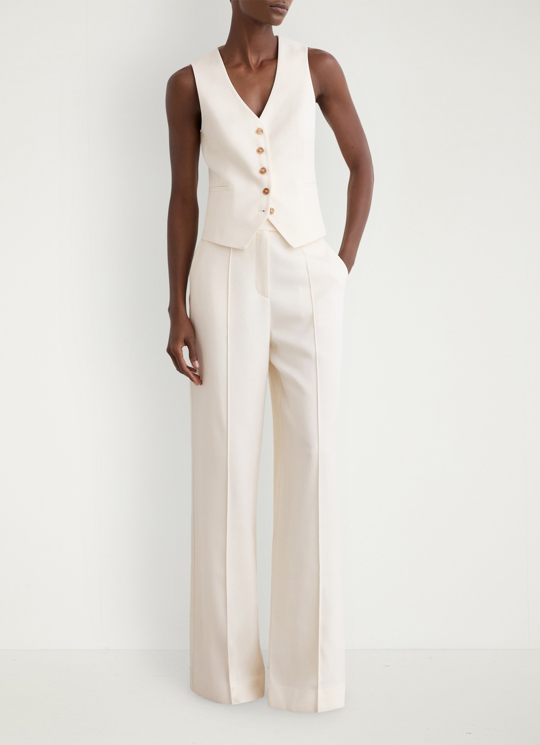 Reiss Malin gilet met V-hals - voorkant 3 creme