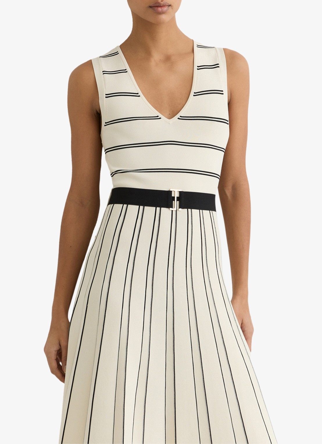 Reiss Mallory midi jurk met plooien  - detail 3 beige