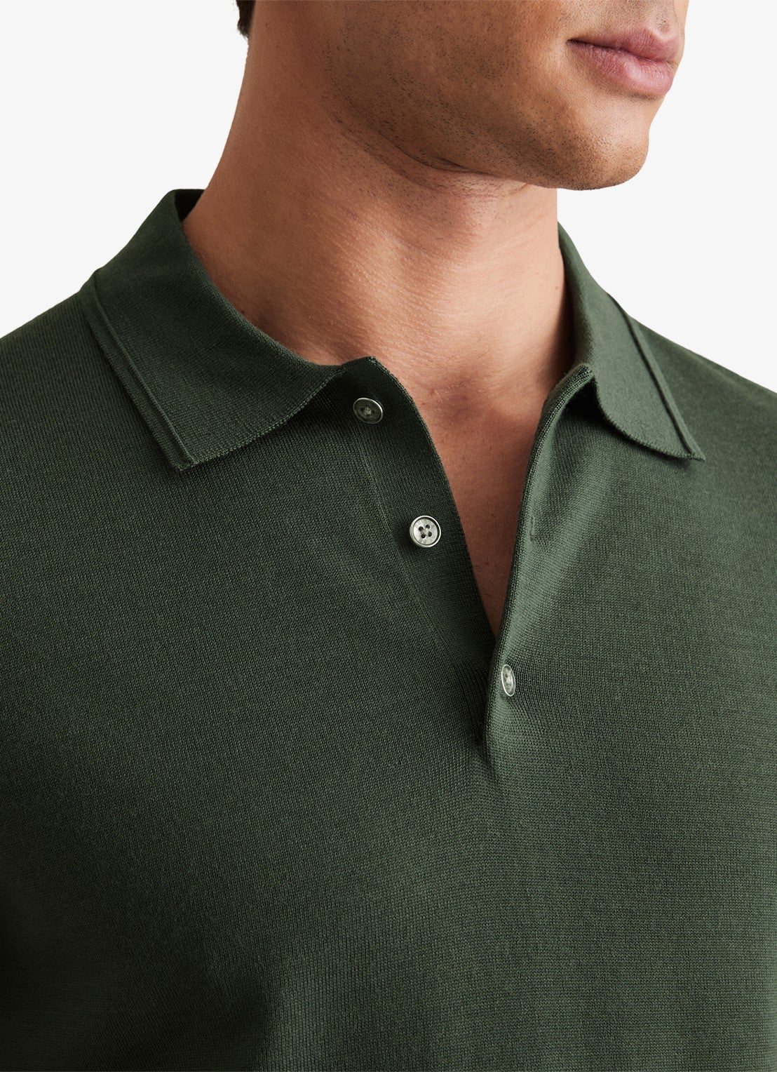 Reiss Manor regular fit polo van merino wol - detail 5 donkergroen