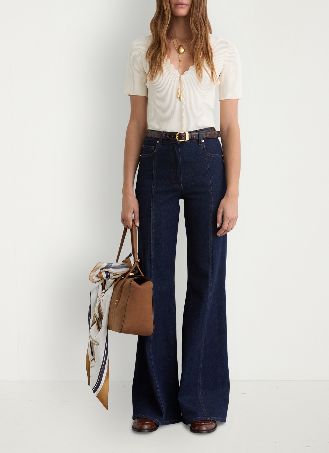 Reiss Marcy ribgebreide top met V-hals - voorkant 2 wit