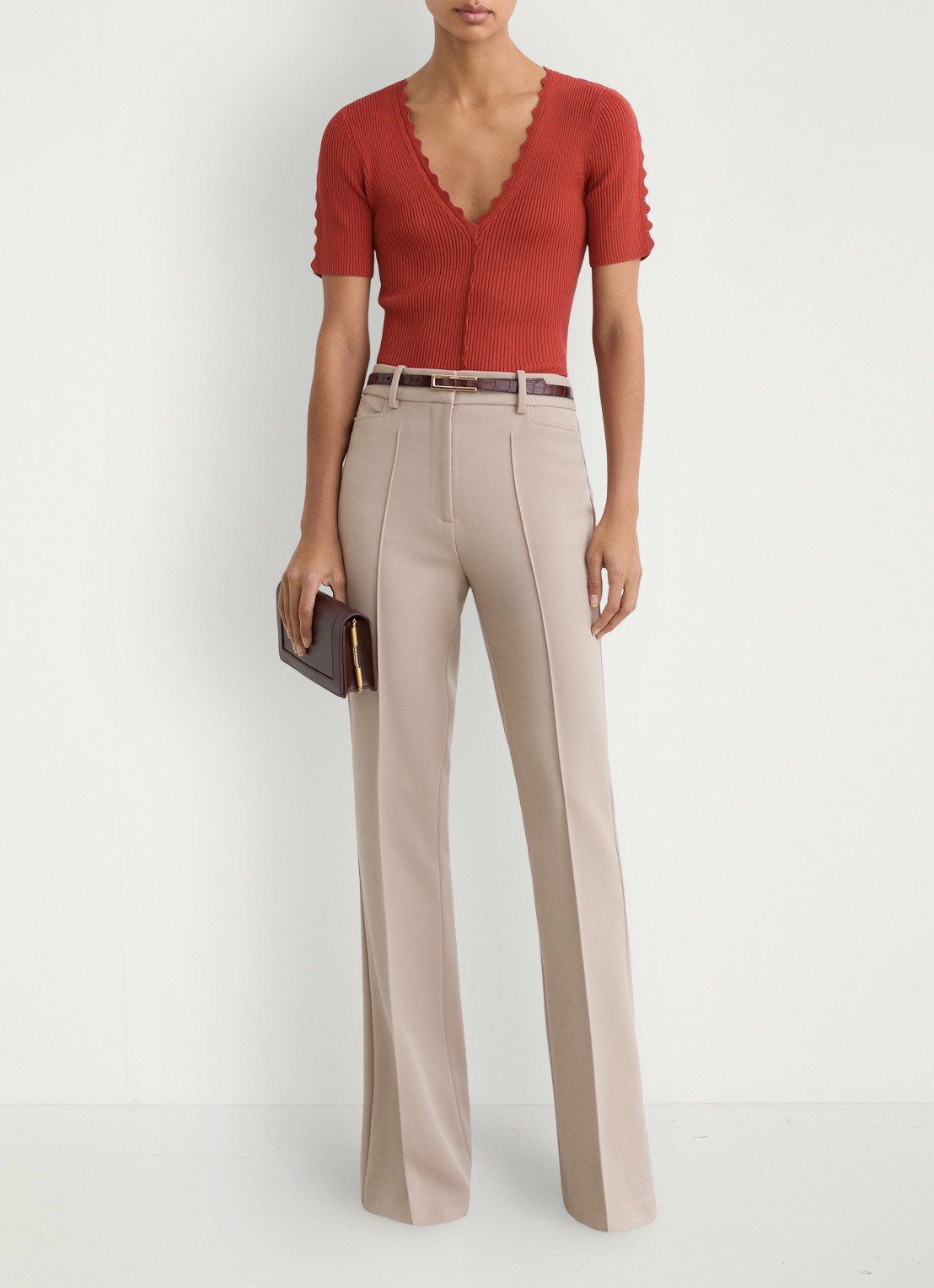 Reiss Marcy ribgebreide top met V-hals - voorkant 2 rood