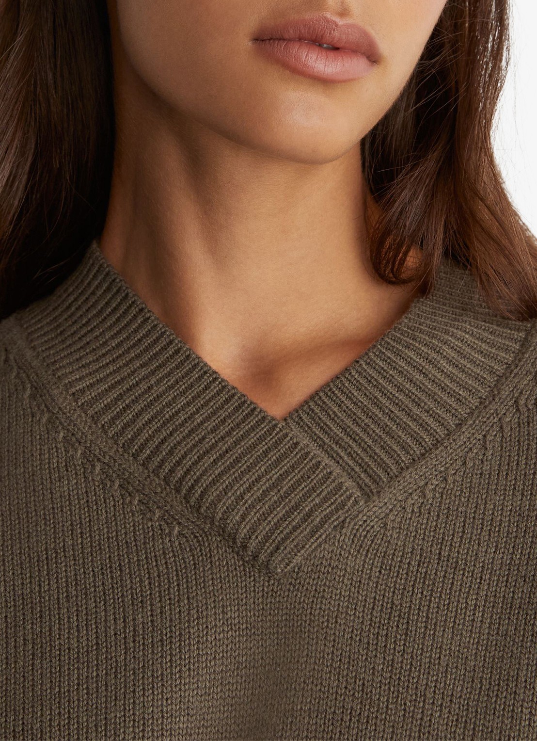 Reiss Mari fijngebreide trui van wol en kasjmier - detail 2 khaki