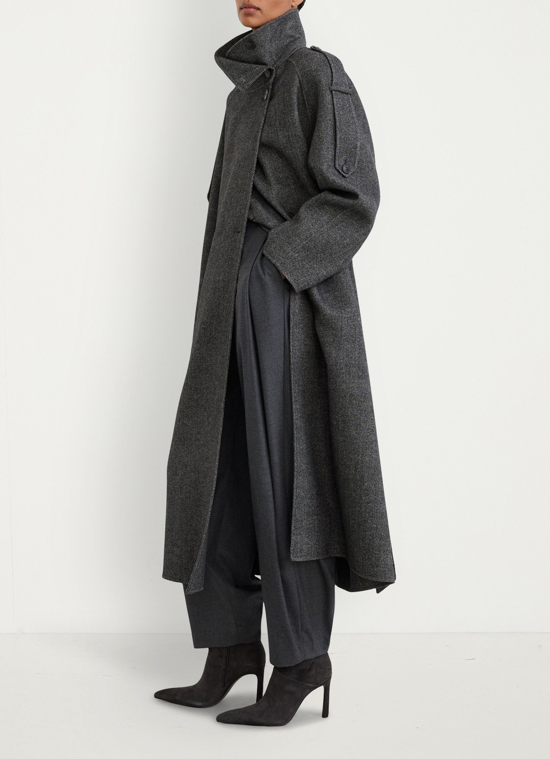 Reiss Martina asymmetrische trenchcoat in wolblend met opstaande kraag - voorkant 2 donkergrijs