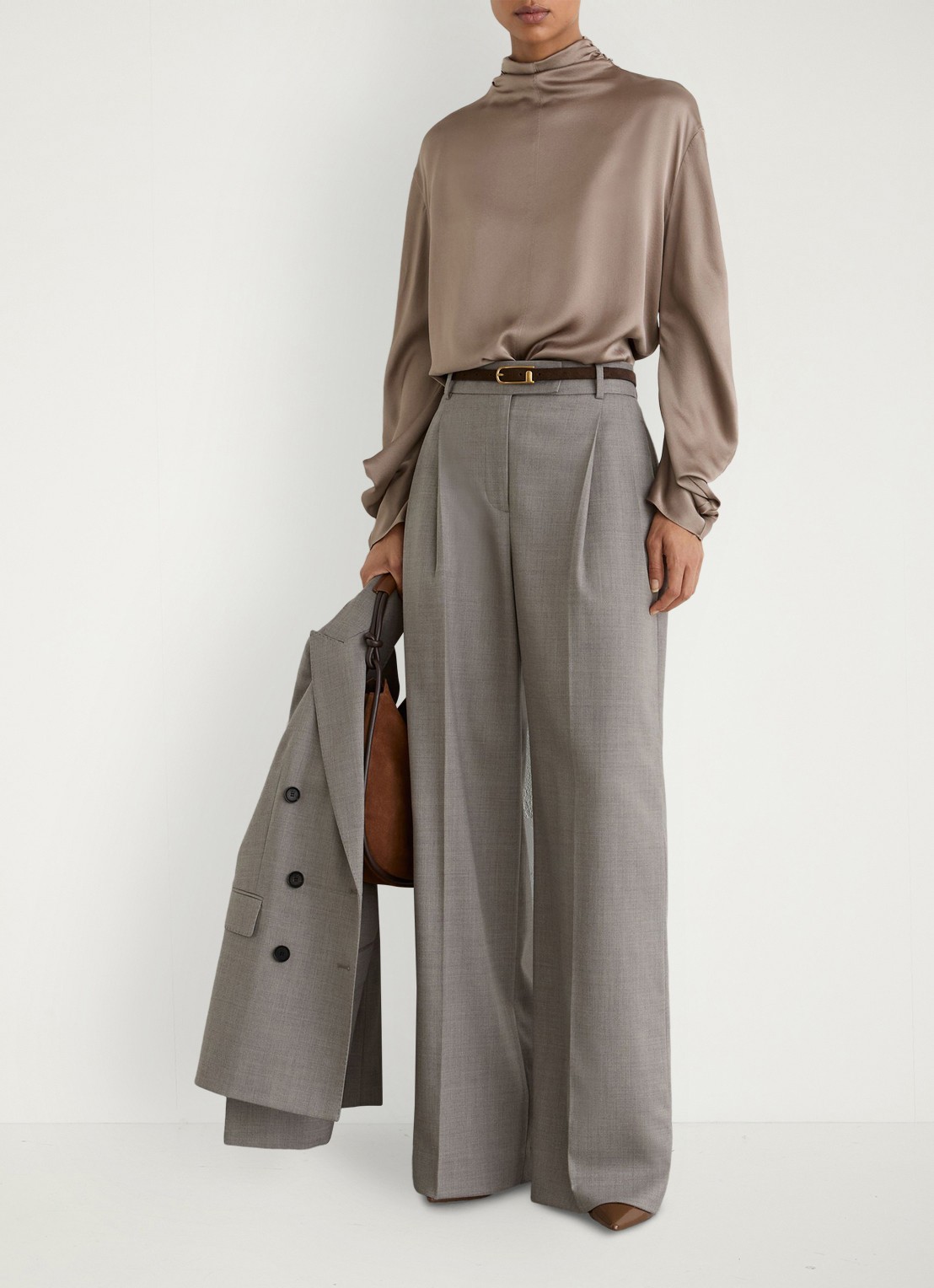 Reiss Meena top van zijde met col - detail 2 donkerbeige