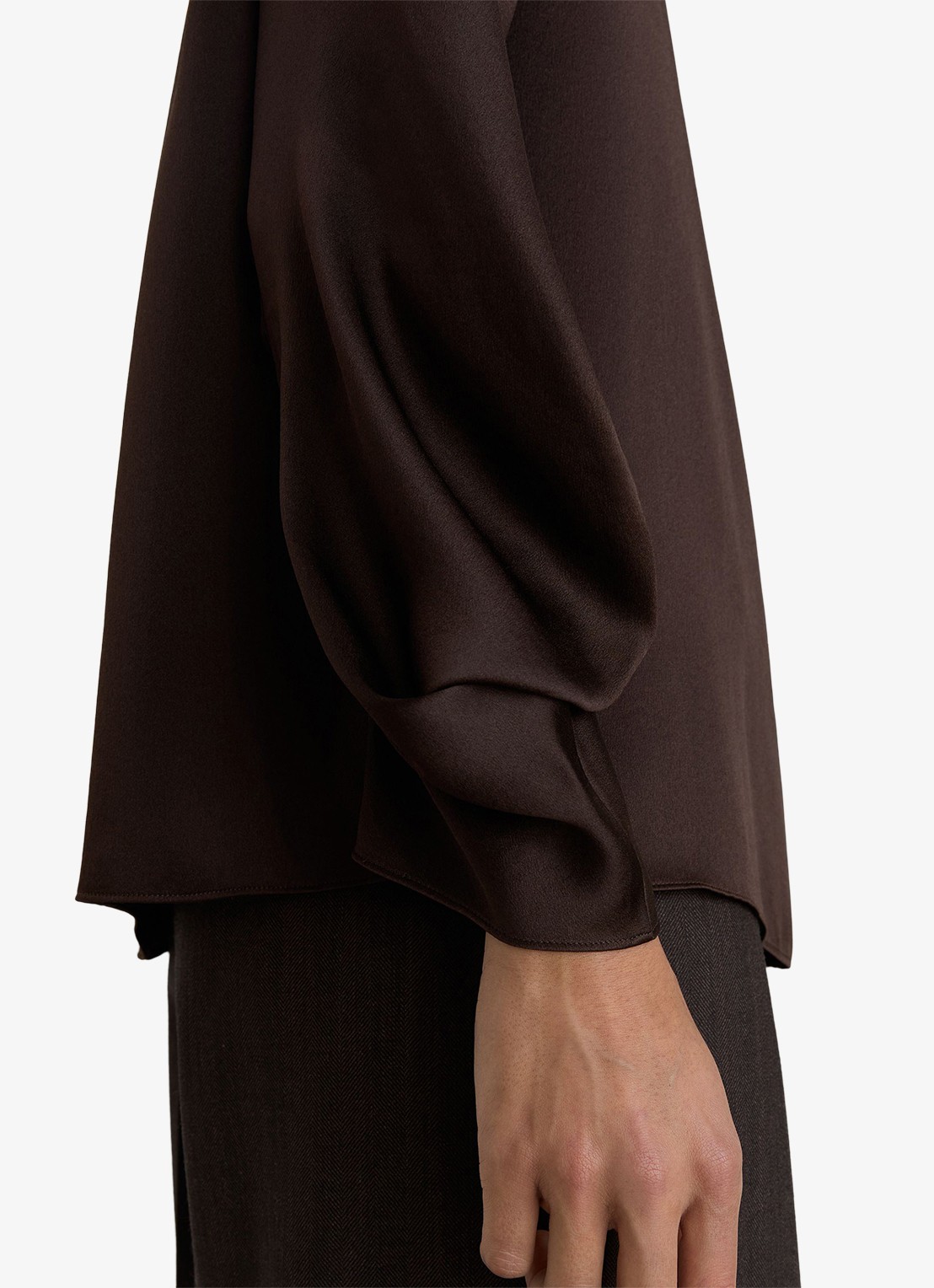 Reiss Meena top van zijde met col - detail 2 donkerbruin
