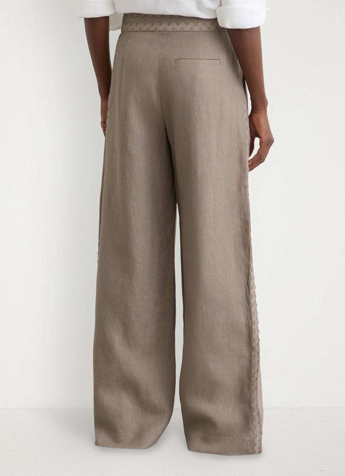 Reiss Mila high waist wide fit pantalon van linnen - achterkant 3 beige
