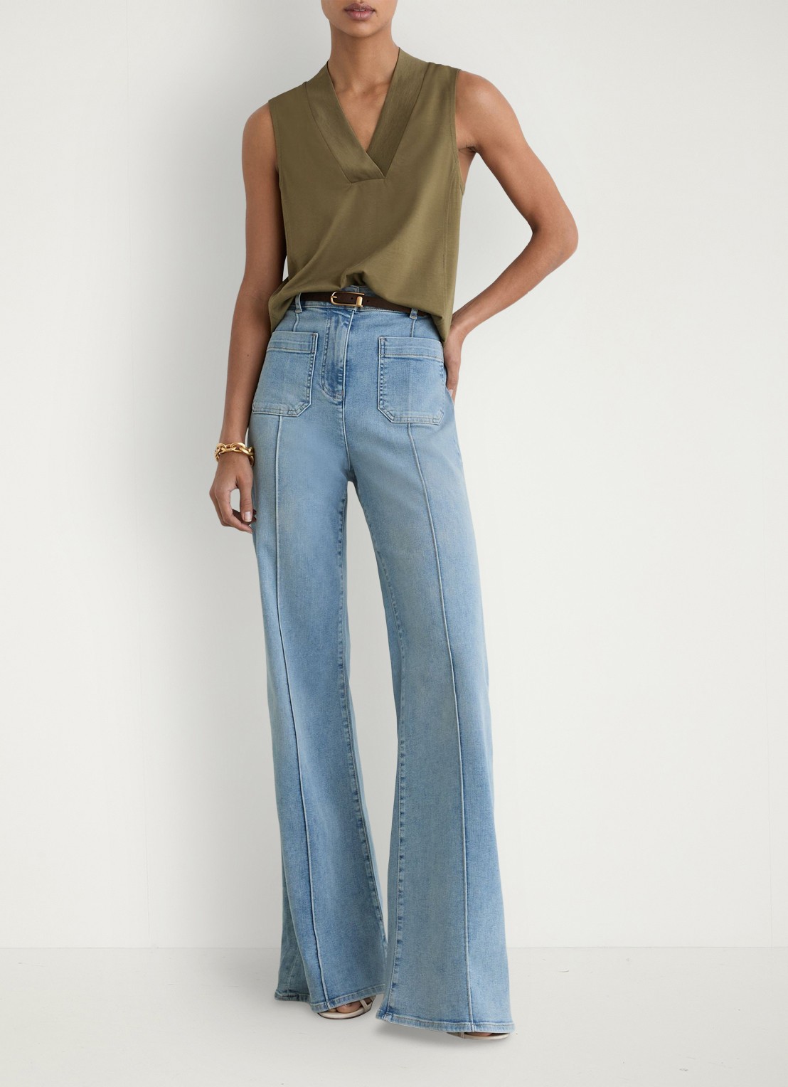 Reiss Miley top met V-hals - voorkant 2 khaki