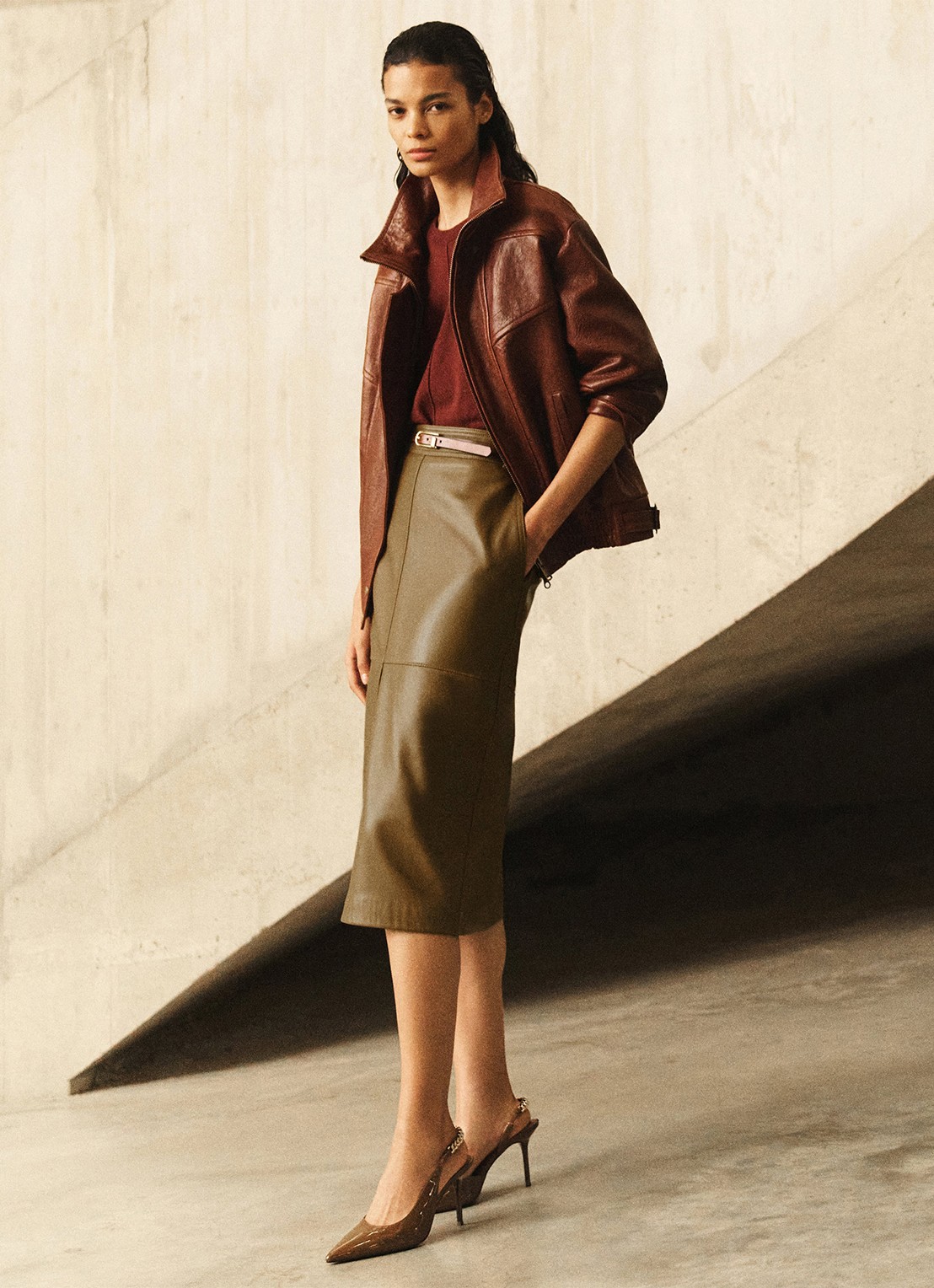 Reiss Milly midi kokerrok van leer - voorkant 7 khaki
