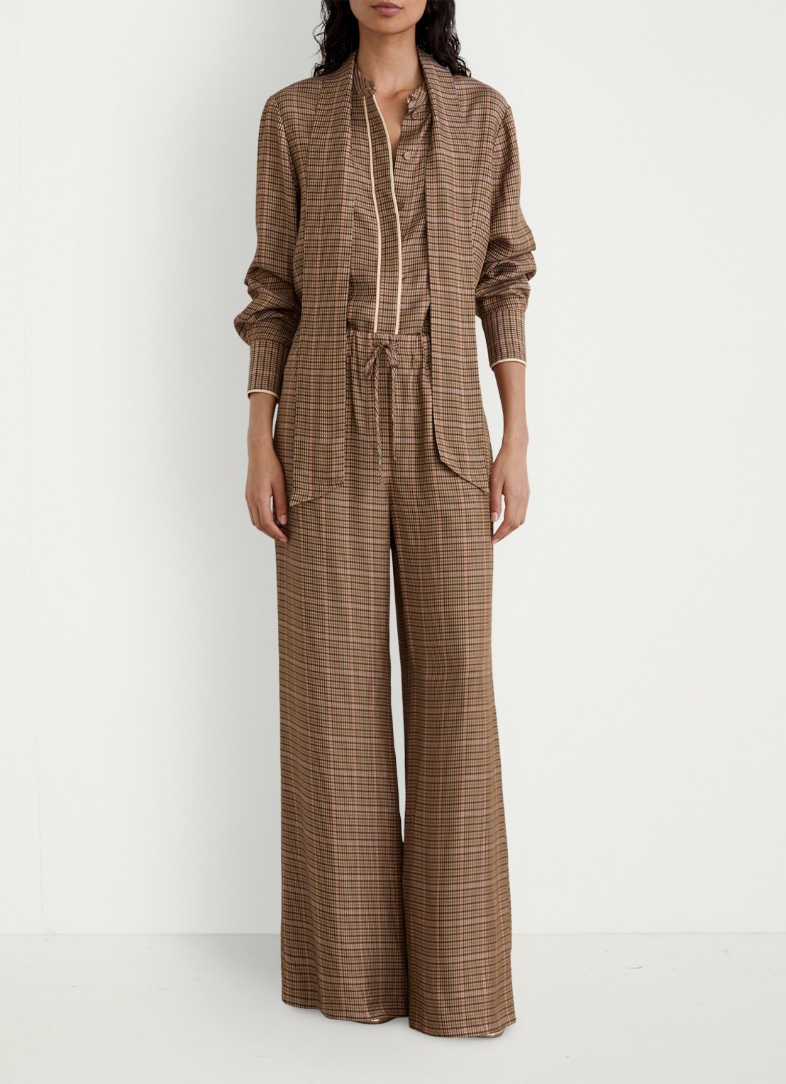 Reiss MINNIE blouse met pied-de-poule dessin met sjaalkraag  - voorkant 7 bruin