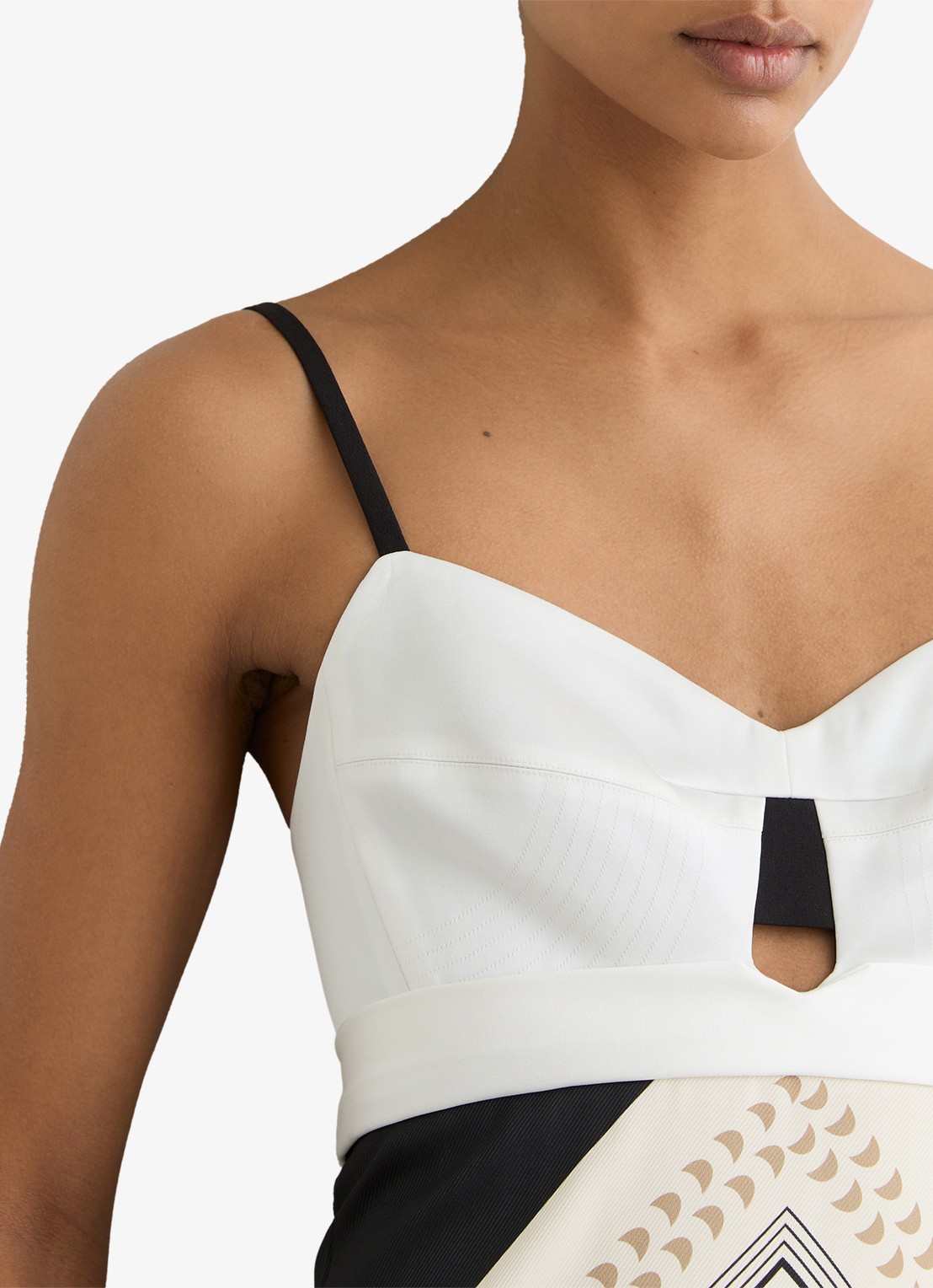 Reiss Myra maxi jurk met grafische print  - detail 6 beige