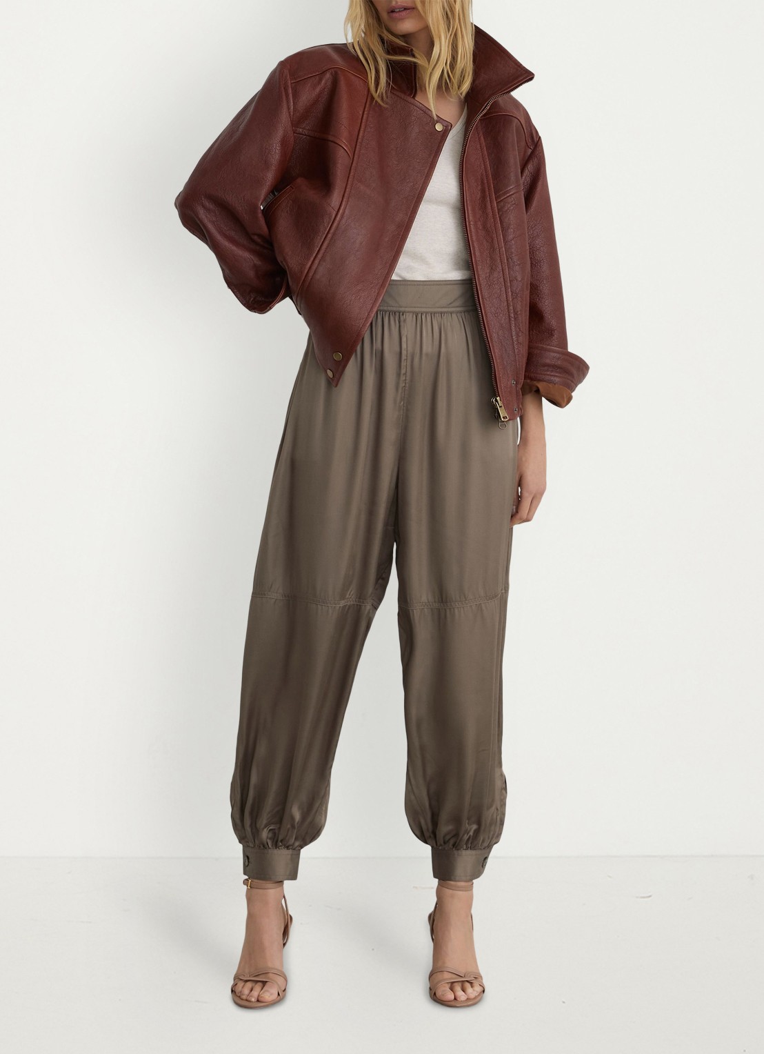 Reiss Neave high waist balloon fit pantalon van satijn - voorkant 7 khaki