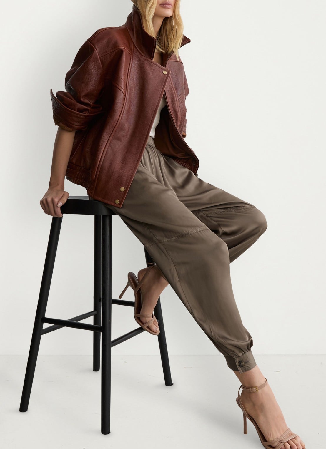 Reiss Neave high waist  tapered fit pantalon met plooien - detail 3 beige