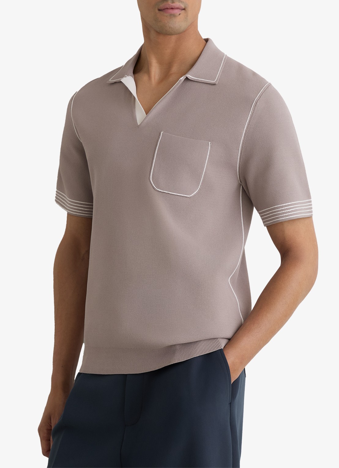 Reiss Newbury regular fit polo met borstzak  - detail 3 taupe