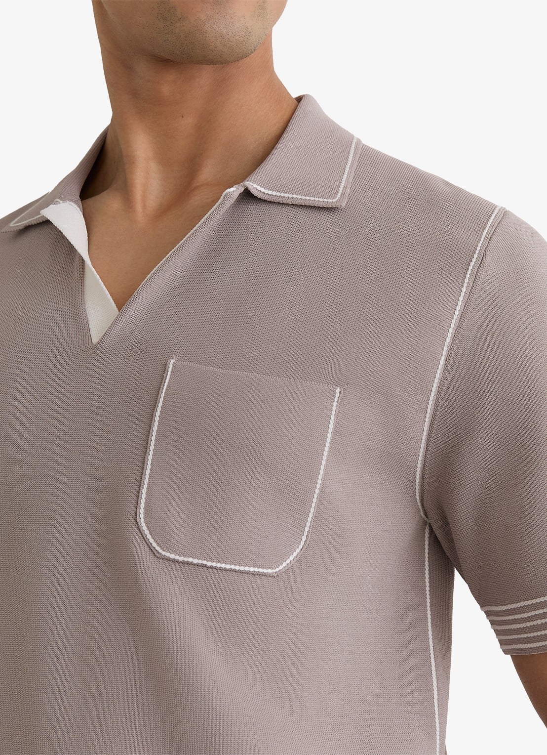Reiss Newbury regular fit polo met borstzak  - detail 4 taupe